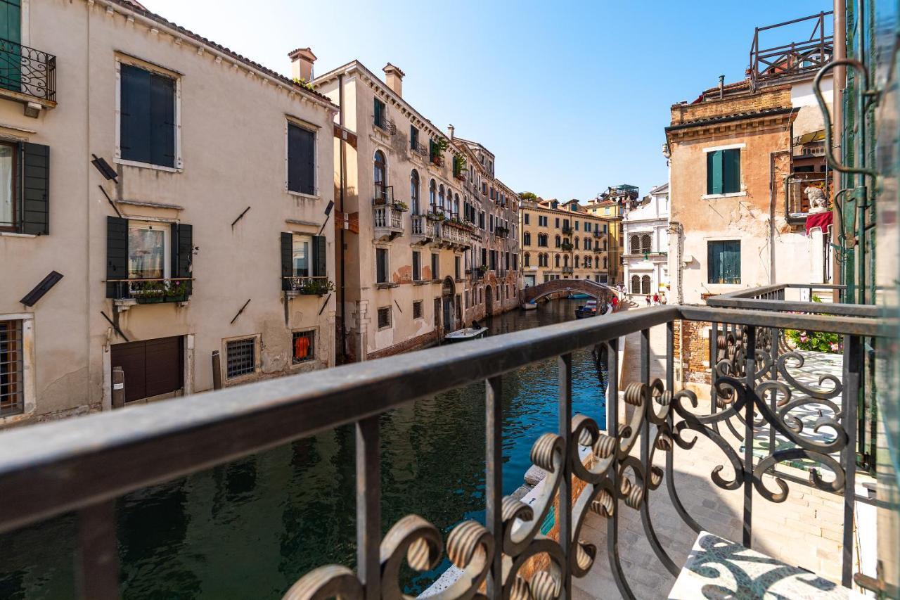 Ln Luxe Apartment Venice Canal View Eksteriør bilde