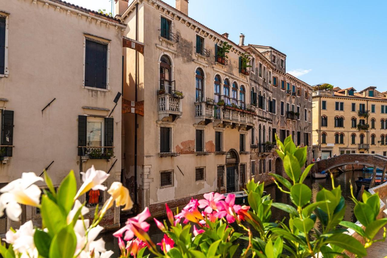 Ln Luxe Apartment Venice Canal View Eksteriør bilde