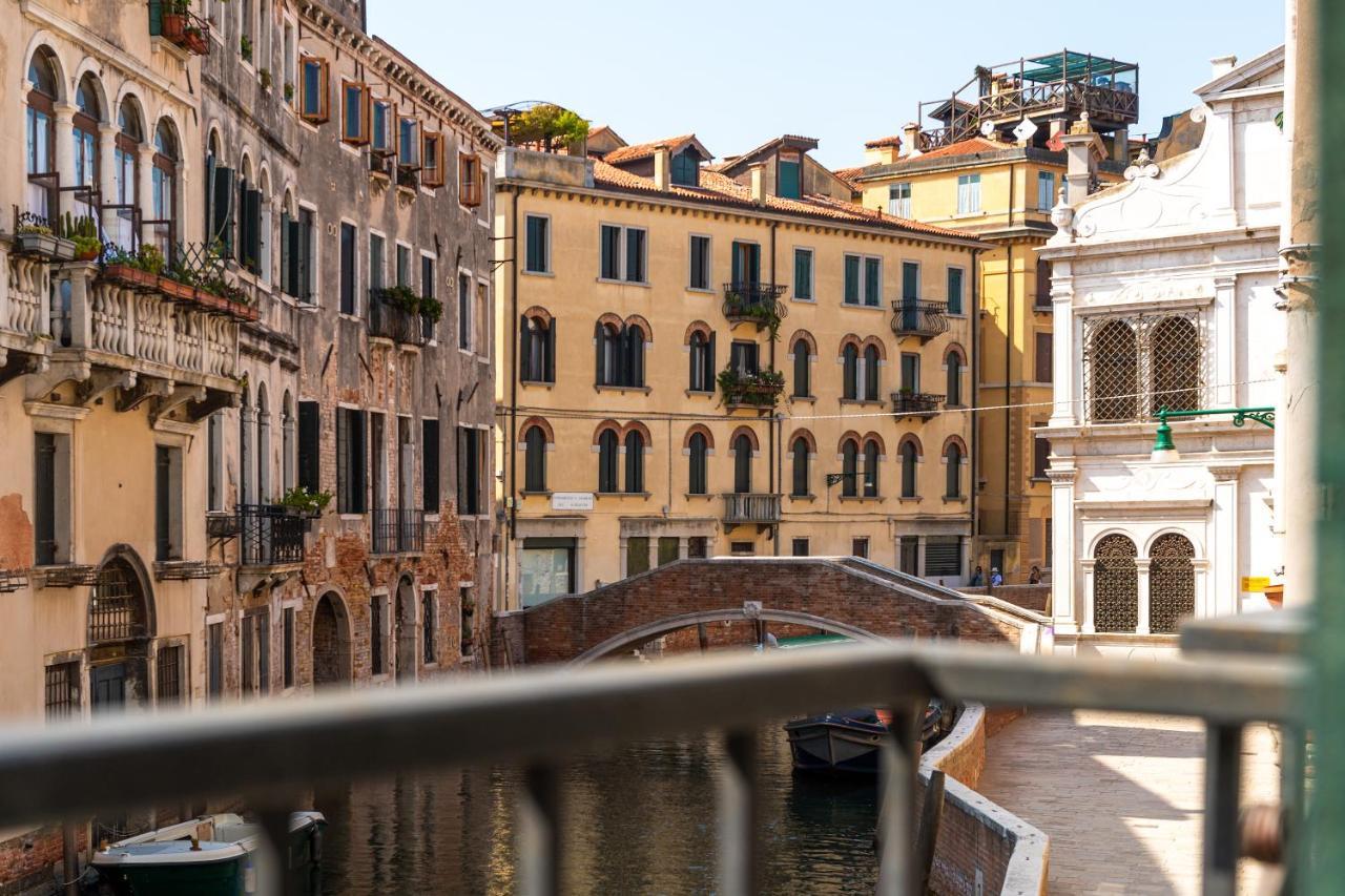 Ln Luxe Apartment Venice Canal View Eksteriør bilde